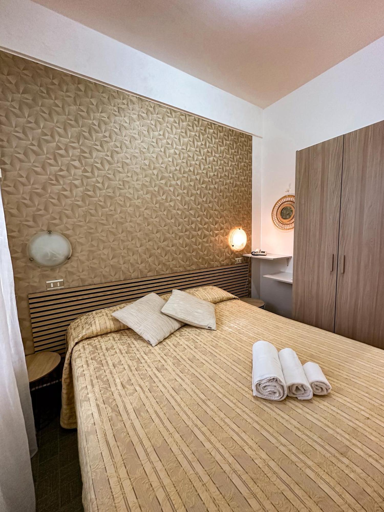 Hotel Re Leone Rimini Ngoại thất bức ảnh